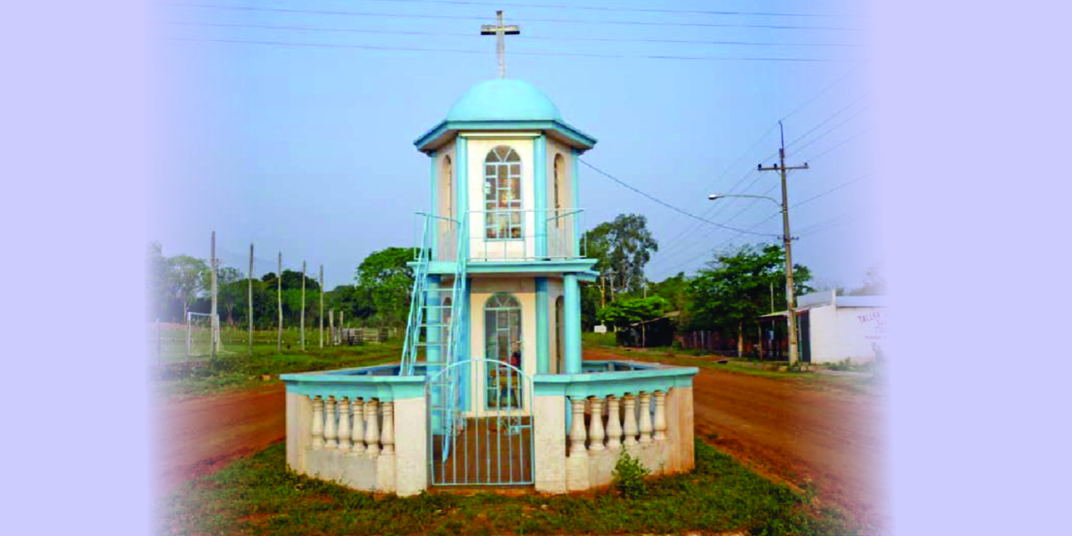 Monumento en el acceso